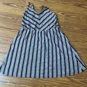 Universal threads adjustable spaghetti strap maroon dress